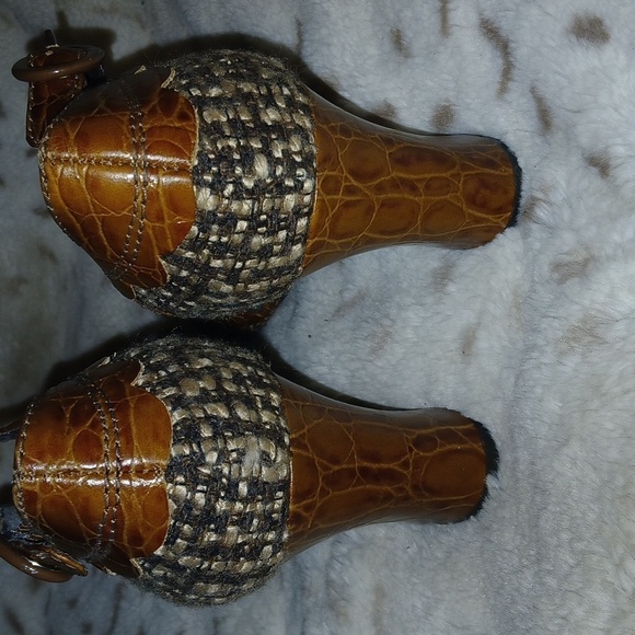 Nine West Wedge Sandal - Picture 4 of 8